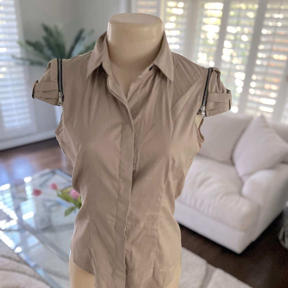 Beige button down short sleeved shirt